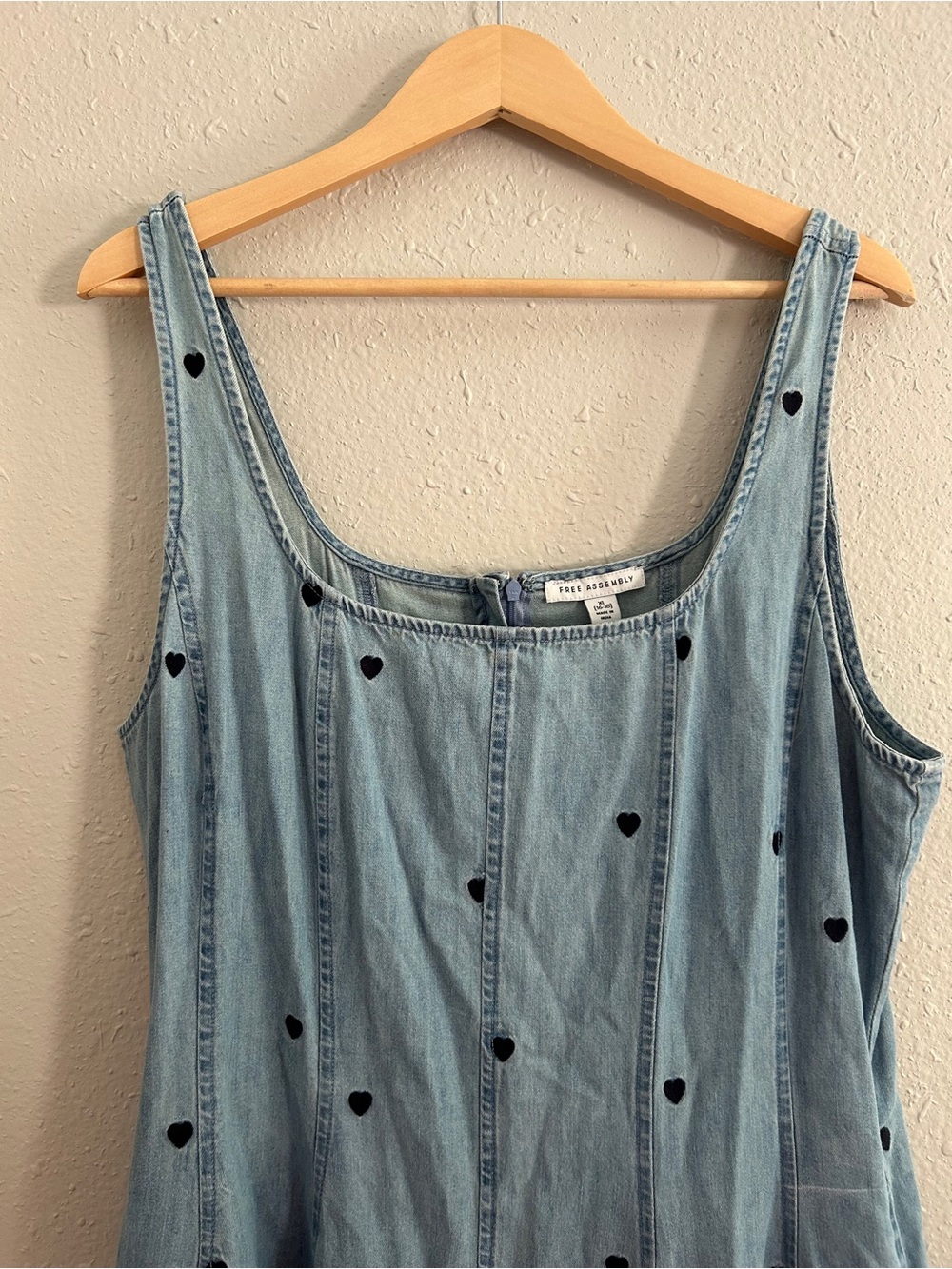 Free Assembly Sleeveless Blue Denim Midi Dress Embroidered Hearts XL - Picture 4 of 10